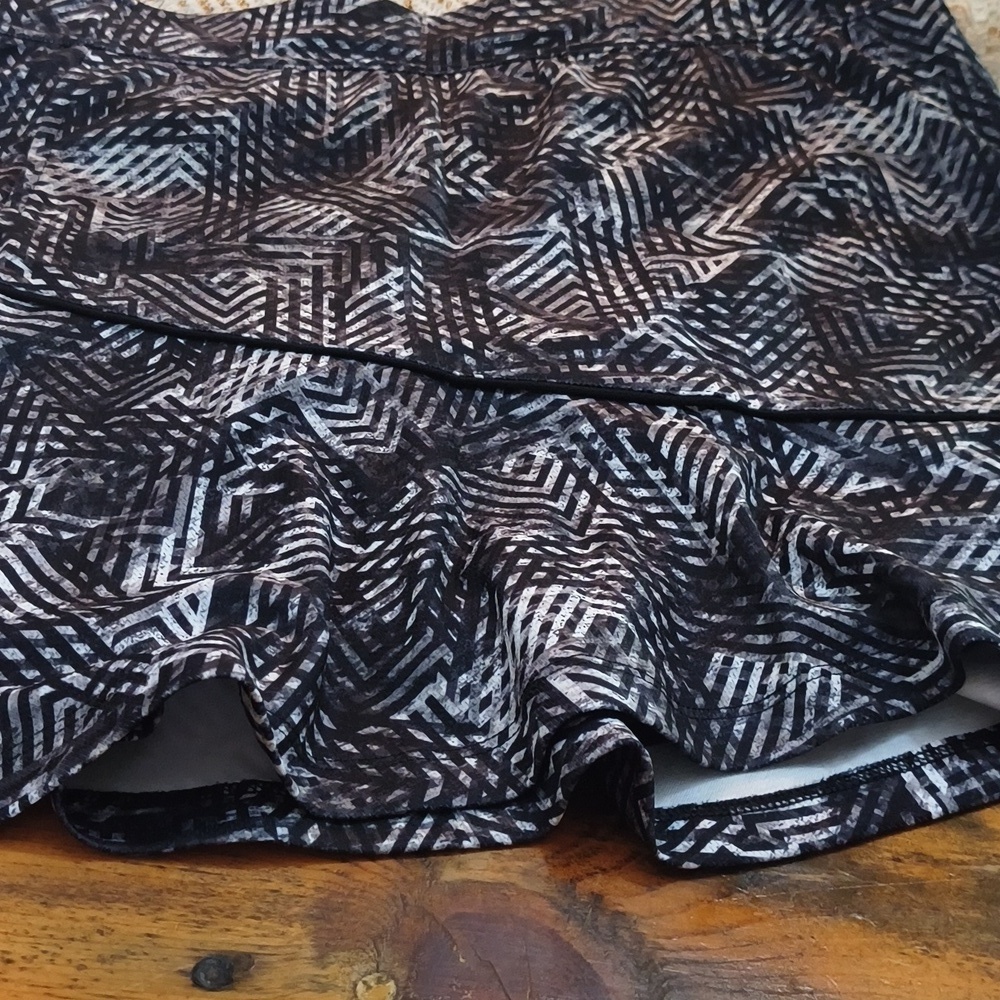 Black gray golf tennis skort size medium Athletic Athleisure Hiking outdoors - Picture 8 of 9